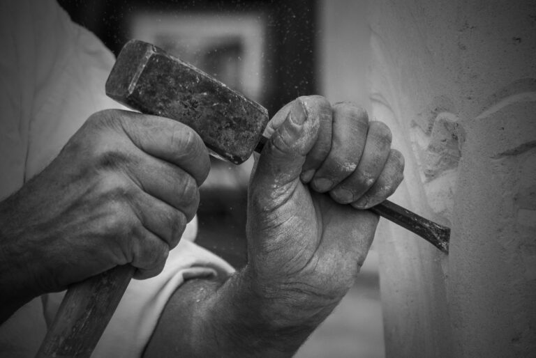 Journées du Patrimoine dans l&rsquo;Aube: Marre des visites classiques ? Devenez tailleur de pierre.